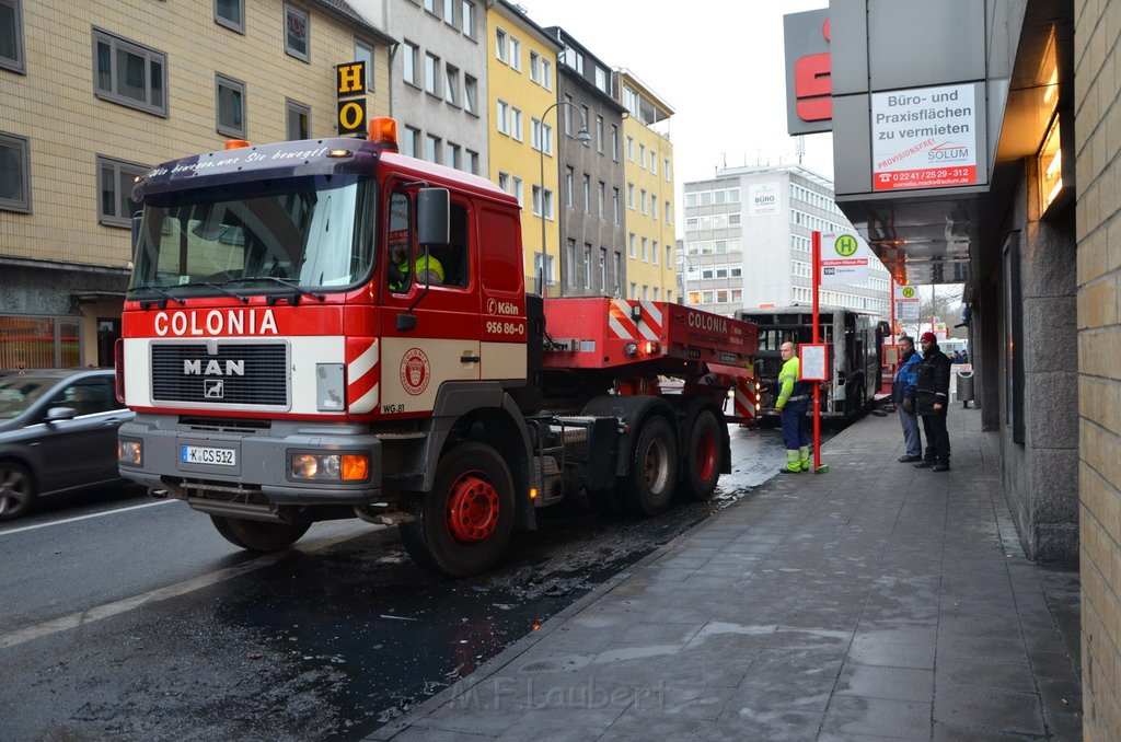 Stadtbus fing Feuer Koeln Muelheim Frankfurterstr Wiener Platz P229.JPG